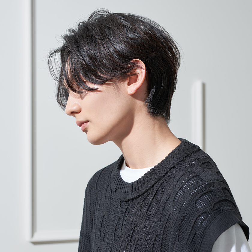 飾らない美しさを纏う、春のナチュラルセンターパート