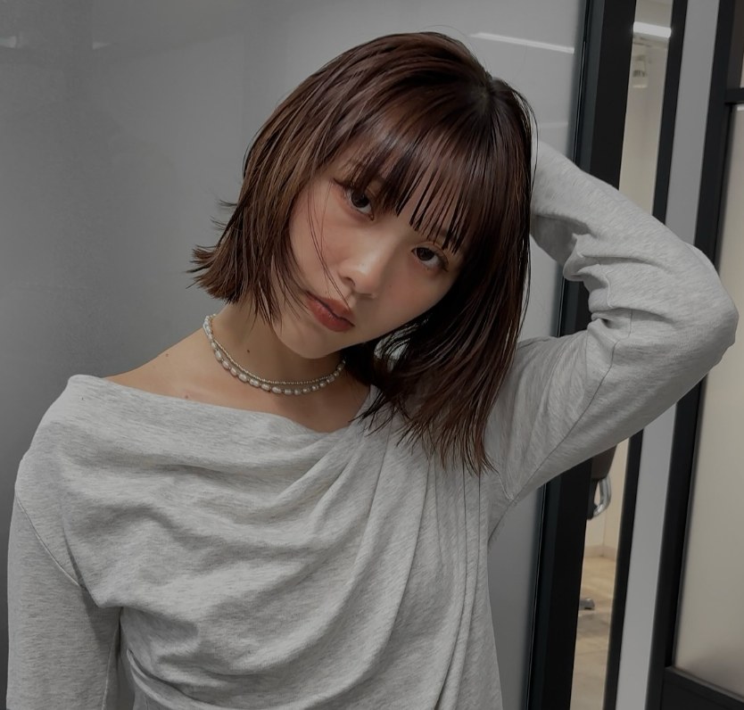 前髪ありのストレートボブ